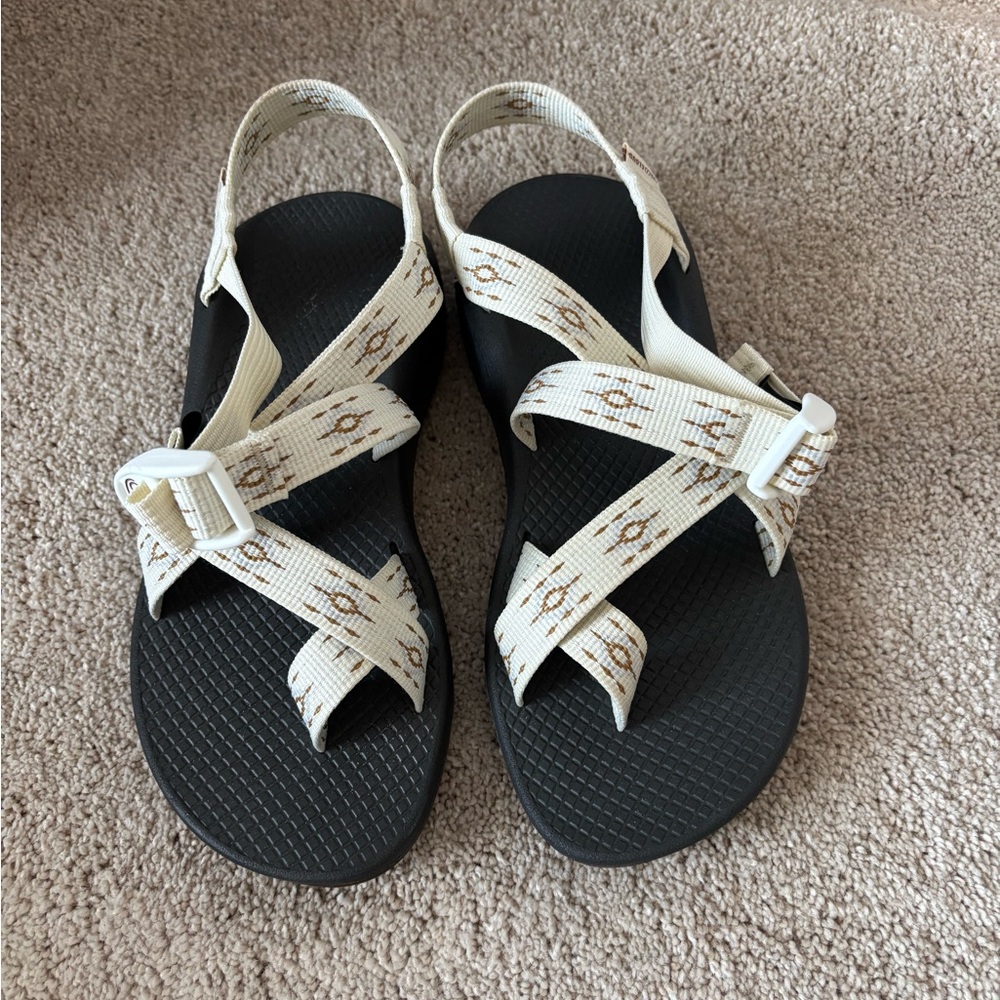 Chaco Black and Cream Patterned Sandals -Size 7W